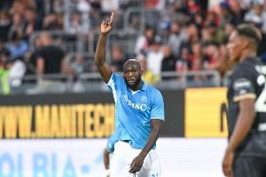 记者：卢卡库可能伤缺超过3个月，那不勒斯考虑引进替代者