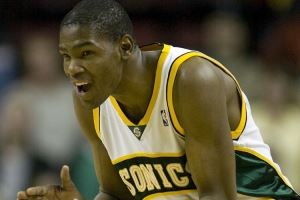 KD：效力超音速时舆论不像现在这么喧嚣 我活在自己的小圈子里